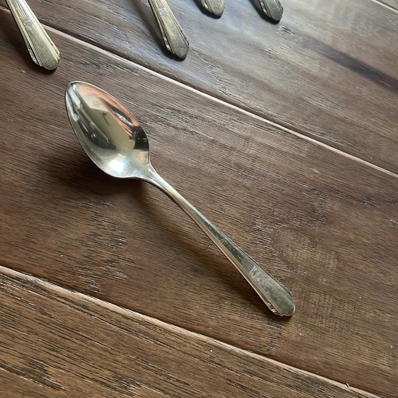 WM.A. Rogers Overlaid - Set of 6- Teaspoons - Picture 6 of 12